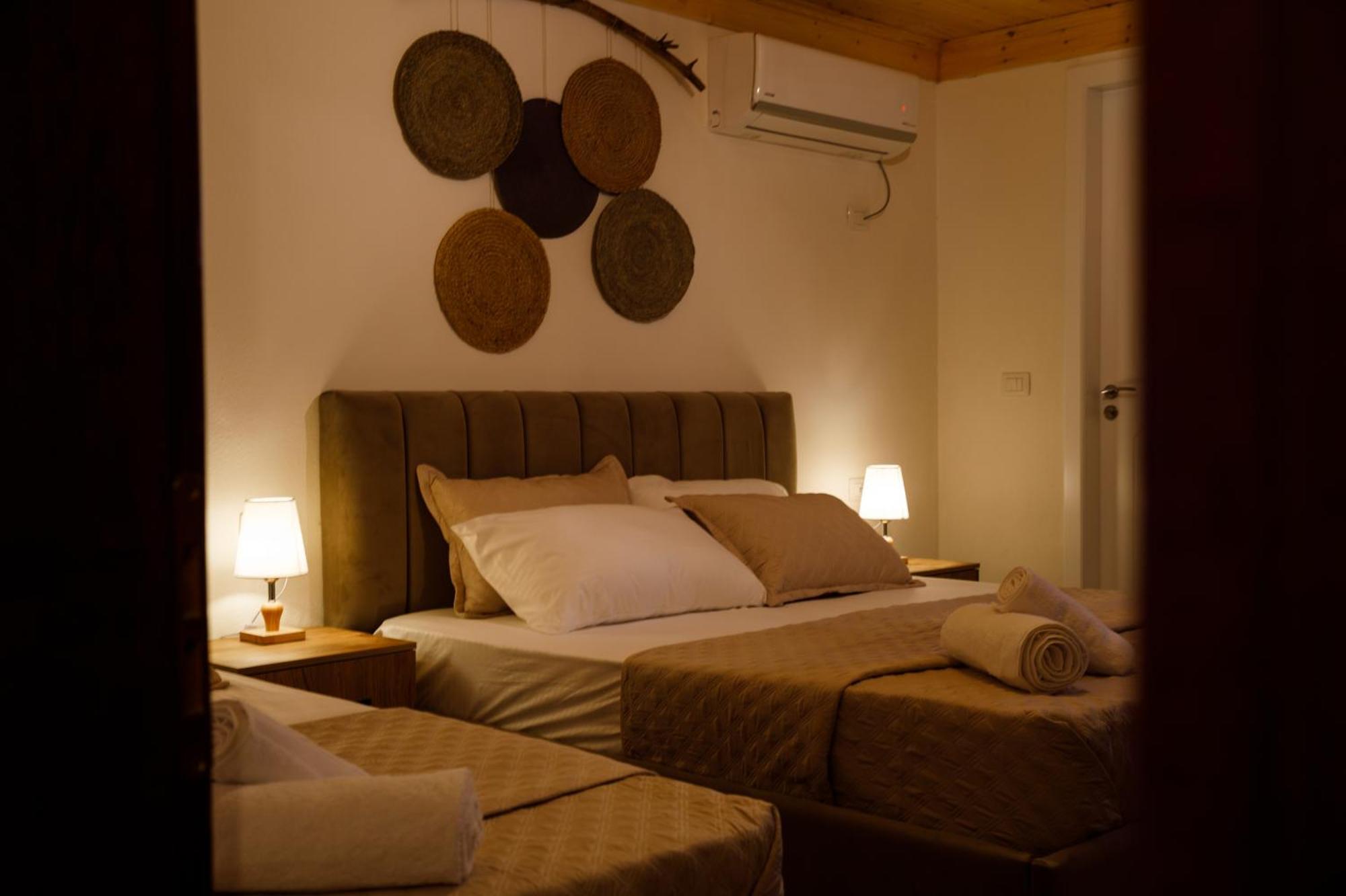 Guva Guest House Gjirokaster Bagian luar foto