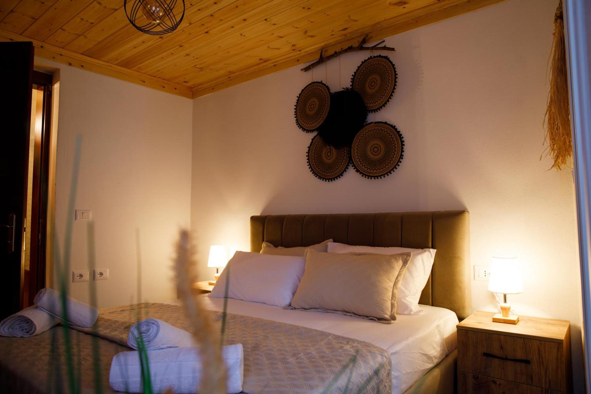 Guva Guest House Gjirokaster Bagian luar foto