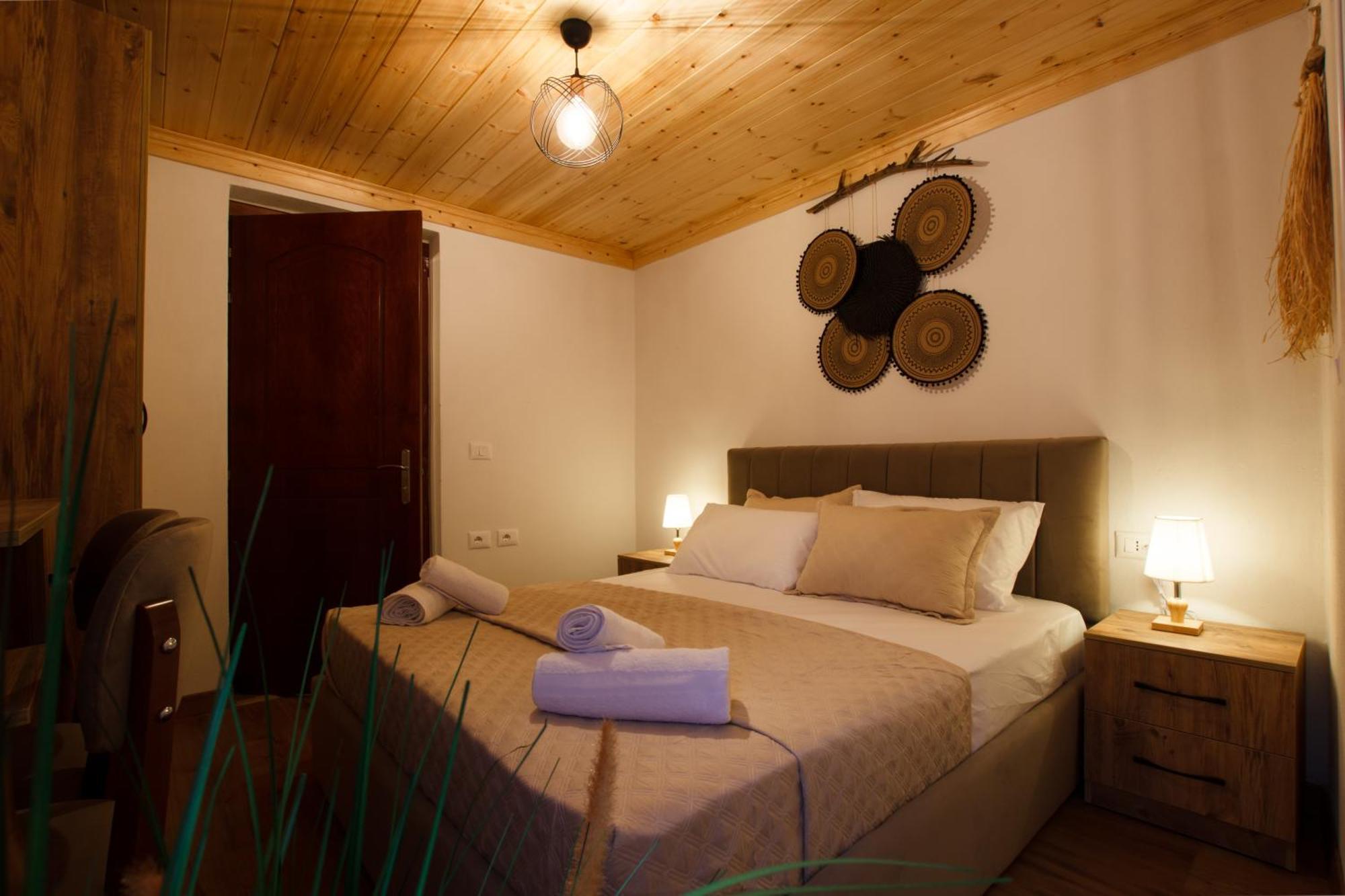 Guva Guest House Gjirokaster Bagian luar foto